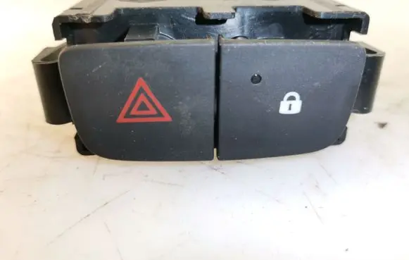 Renault Trafic III (X82) Hazard light switch E3160601