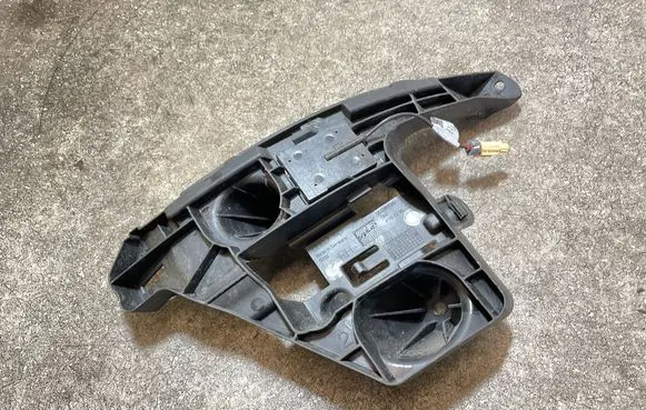 Audi e-tron Rear bumper mounting bracket 4J3807126