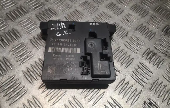 Mercedes-Benz E W211 Door control unit/module 2118201526 A2118201526