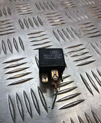 Audi A6 S6 C5 4B Other relay 8D0951253A