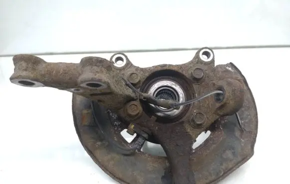Toyota RAV 4 (XA30) Front wheel hub spindle knuckle