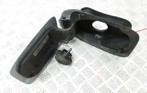 Audi Q3 8U Fuel tank cap 8U0809906C