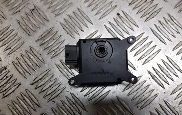 Citroen C4 I A/C air flow flap actuator/motor C896890.13548