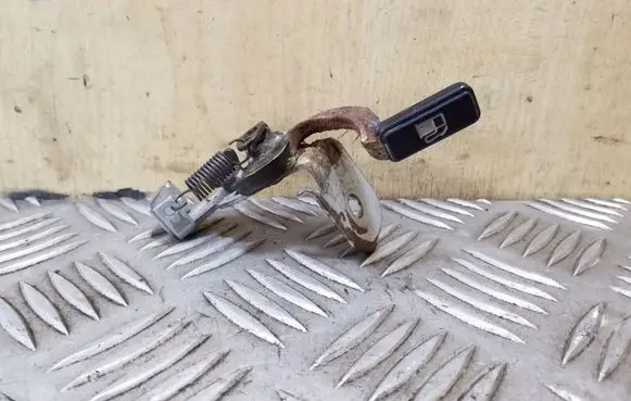 Toyota Avensis T220 Fuel cap release pull handle 