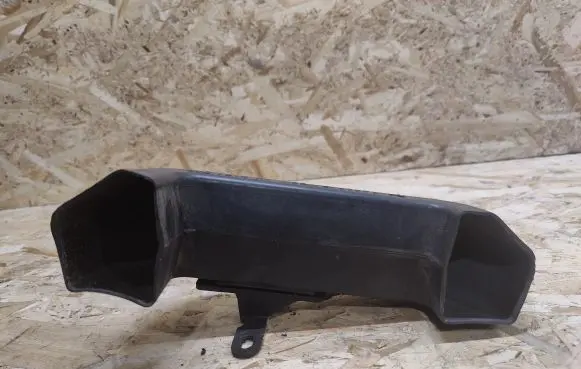 Jaguar XK8 - XKR Air intake duct part LJB1810AA