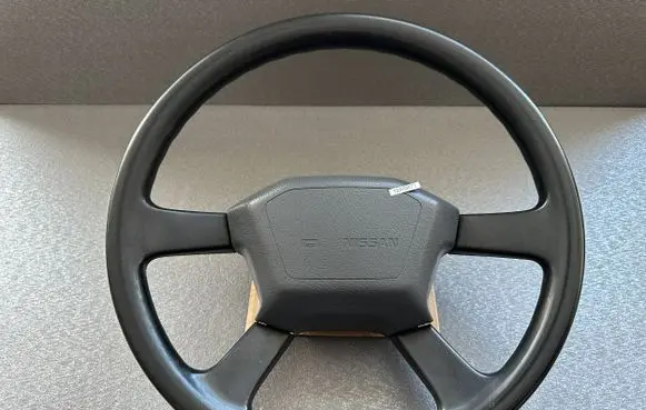Nissan Terrano Steering wheel 4843060G70 4842055G65