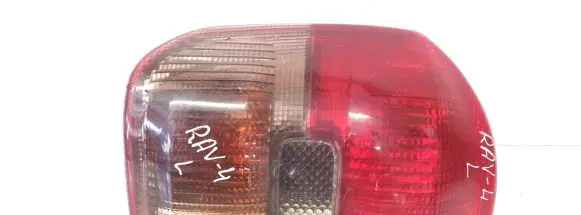 Toyota RAV 4 (XA20) Rear/tail lights