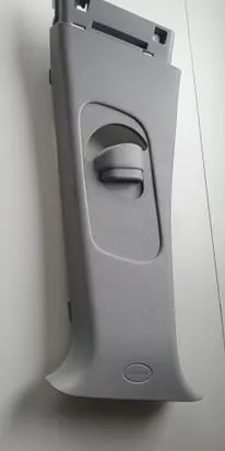 Hyundai i30 Seat belt trim 