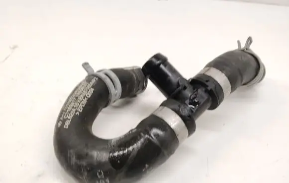 Mercedes-Benz Vito Viano W447 Engine coolant pipe/hose 18566687