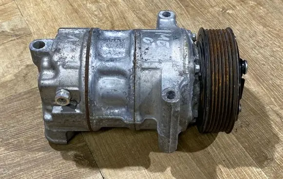 Renault Kadjar Air conditioning (A/C) compressor (pump) 926001268R