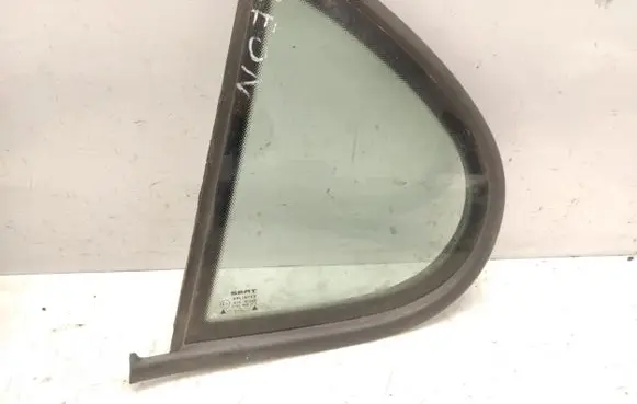 Seat Leon (1M) Rear vent window glass 43R00048 M68 AS2