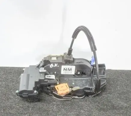 Chevrolet Malibu Rear door lock 13579544