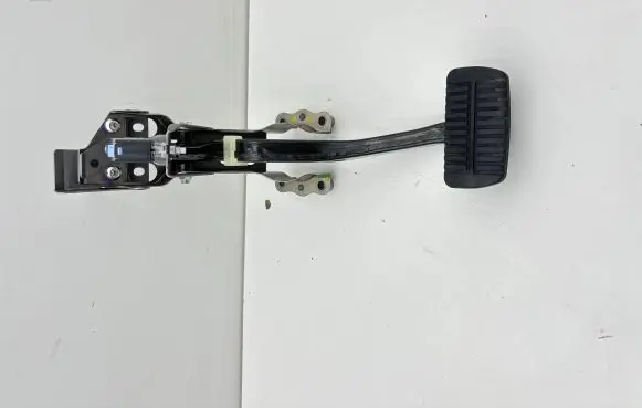 Subaru Outback (BT) Brake pedal