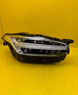 Volvo XC90 Headlight/headlamp 31655703