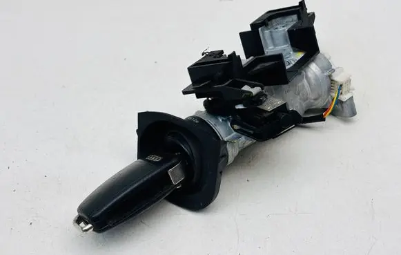 Audi Q3 8U Ignition lock 1K0953527D 1K0905851B 5K0905865