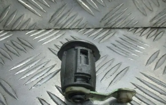 Citroen Berlingo Coupe door lock (next to the handle) 