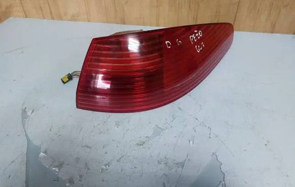 Peugeot 607 Rear/tail lights