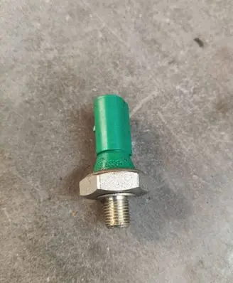 Audi A4 S4 B9 Oil pressure sensor 079919081D