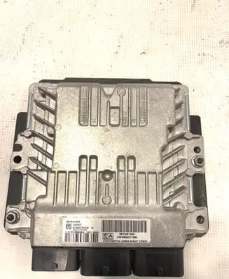 Peugeot 308 Engine control unit/module ECU S100075002 9675391480