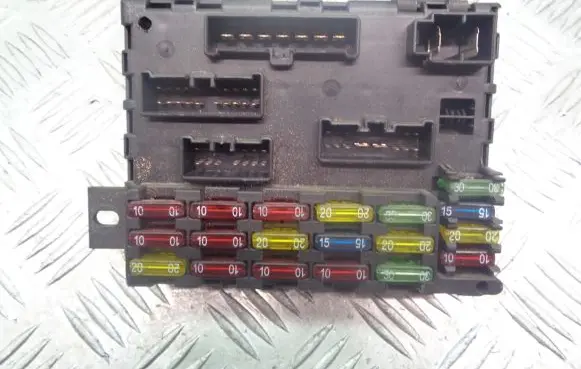Alfa Romeo 156 Fuse box cover 60679160