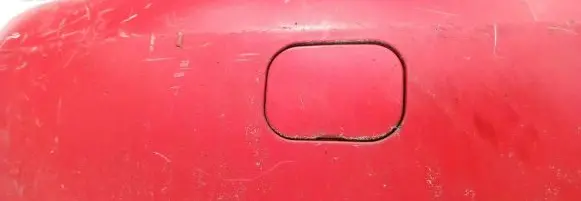 Volkswagen Polo III 6N 6N2 6NF Front tow hook cap/cover Raudona