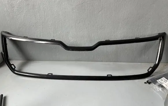Skoda Kodiaq Front bumper lower grill 565853761A 01444151