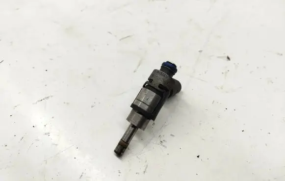 Audi A3 S3 8P Fuel injector 06D133036D 06D133036