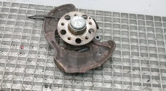 Mercedes-Benz SLK R171 Front wheel hub