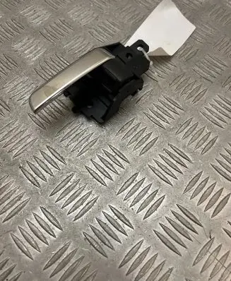 Mitsubishi Outlander Front door interior handle