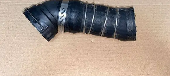 BMW 5 E60 E61 Intercooler hose/pipe 7789048