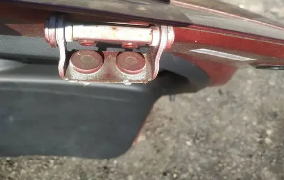 Mazda CX-7 Tailgate/trunk/boot hinge