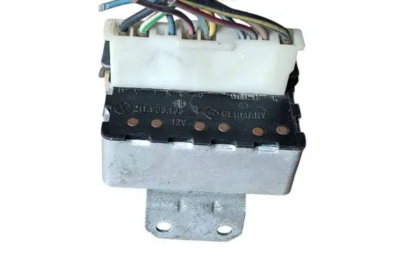 Volkswagen Transporter - Caravelle T2 Other relay 211963135