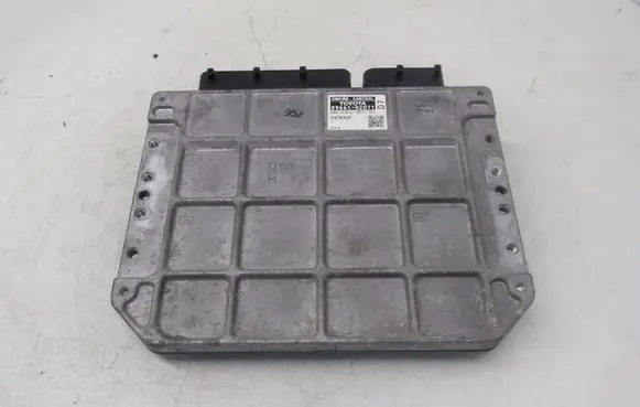 Toyota Auris 150 Engine control unit/module 8966102D71 MB1758009571