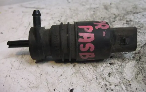 Skoda Octavia Mk1 (1U) Windscreen/windshield washer pump