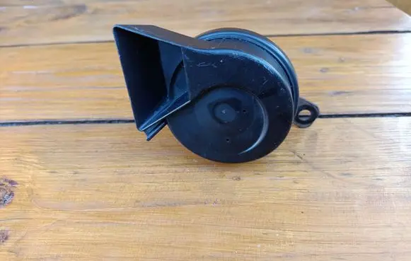 Skoda Fabia Mk2 (5J) Horn signal 6Q0951223G