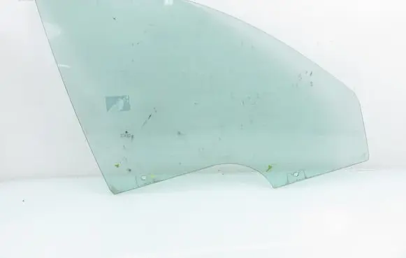 Skoda Octavia Mk2 (1Z) Front door window glass four-door 