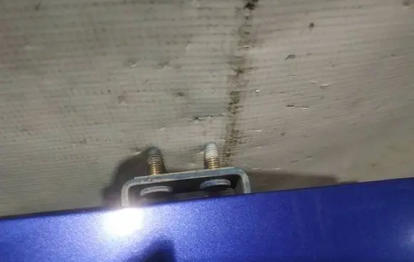 KIA Sportage Tailgate/trunk/boot hinge 