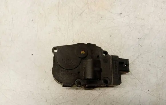 Audi A4 S4 B8 8K Air flap motor/actuator EFB430 14042011 K9749006