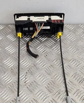 Skoda Fabia Mk2 (5J) Climate control unit 5J0819045 901512740000
