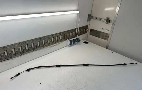 Volkswagen Multivan T5 Handbrake/parking brake wiring cable 7H0609701D