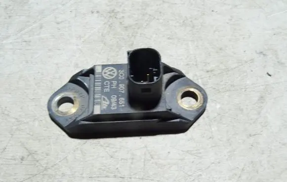 Volkswagen PASSAT CC Airbag deployment crash/impact sensor 3C0907651