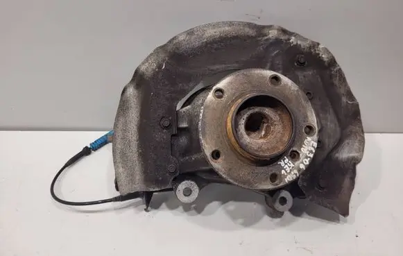 BMW 6 E63 E64 Front wheel hub 6762013