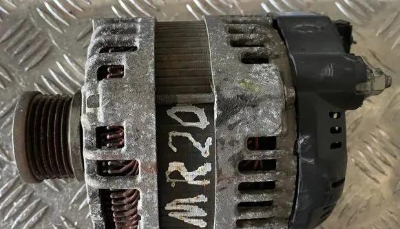 Nissan Qashqai Generator/alternator 23100EN005 MR20