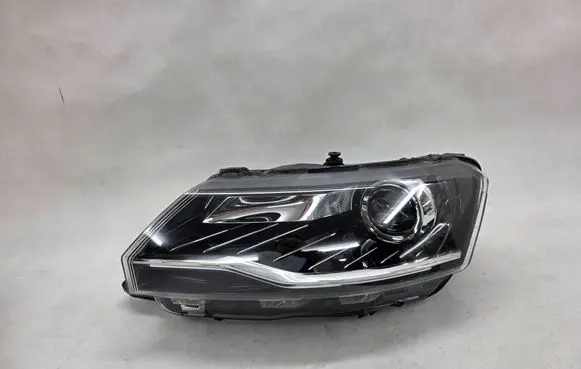 Skoda Rapid (NH) Headlight/headlamp 5JB941015C
