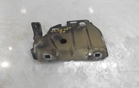 Citroen C4 Grand Picasso Fender mounting bracket