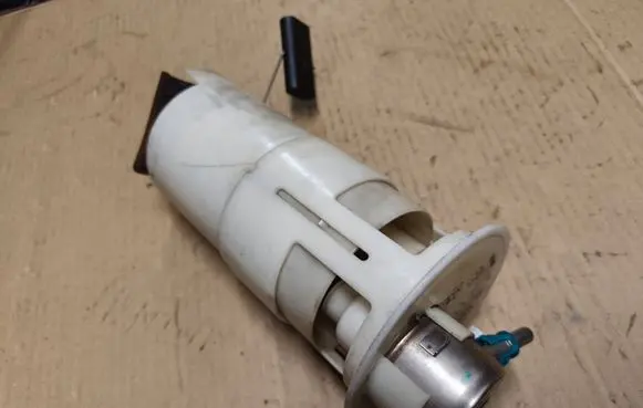 Chrysler 300M In-tank fuel pump 04581317 97082E