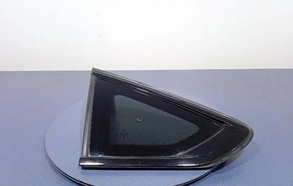 BMW X6 M Rear side window