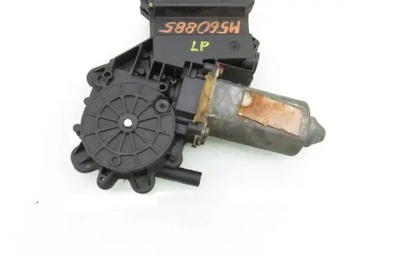 Volkswagen Golf III Front door window regulator motor 1H0959801