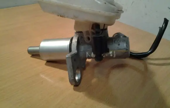 Audi A6 S6 C6 4F Master brake cylinder 9304125000 8E0611301G