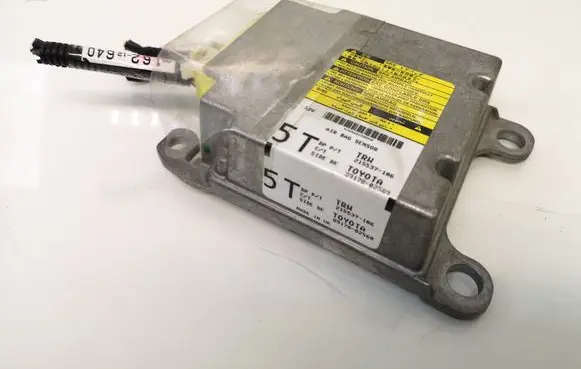 Toyota Auris 150 Airbag control unit/module 215537106 8917002560